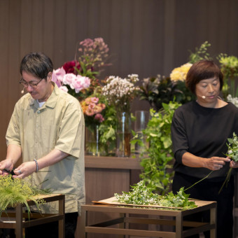 当ホテルのフローラルアーティストは色彩をウエディングに吹き込み感情豊かなブーケを創り上げる