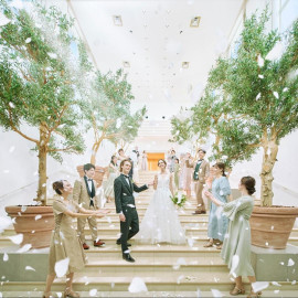 気軽に参加OK♪*ギフト1万*憧れ大階段×最旬ドレス展示×贅沢試食