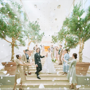 *ギフト1万&挙式全額OFF*憧れ大階段×最旬ドレス展示×贅沢試食