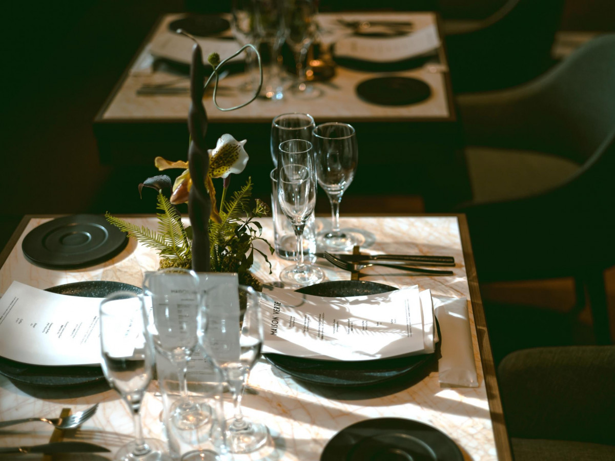  心地よく、センスよく、
大切な人たちと分かち合うその日
忘れられない幸せな時間が始まる