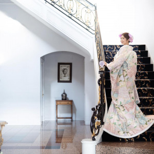 フォトスポットが豊富なアンティーク邸宅の館内|ブライダルフォートの写真(56370657)