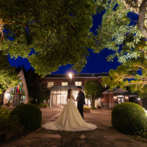 昼と夜で景色を変えるブライダルフォートのガーデン|ブライダルフォートの写真(43284782)