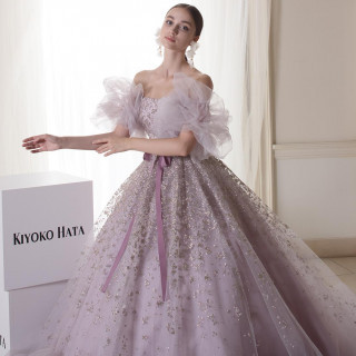 花嫁の愛らしさを引き立てるカラードレスの種類も豊富