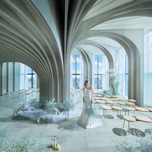 光と余白が美しい建築空間で叶える結婚式。美食とともに大切な人と心満ちるひとときを。