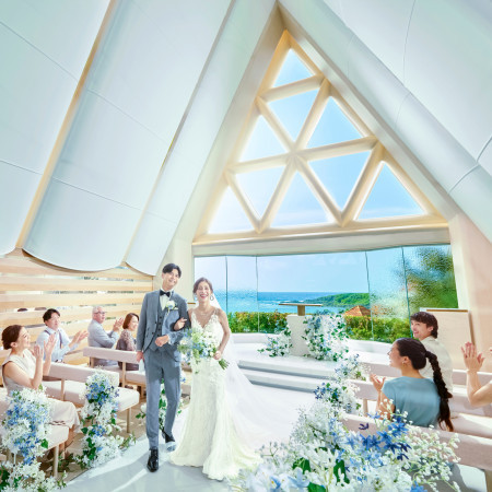 船を模した独立型のチャペルはここから旅立つおふたりの未来が順風満帆でありますようにとの願いを込めて