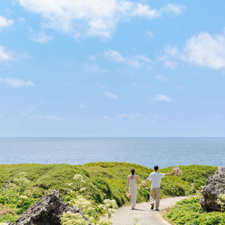 結婚式のその先まで、特別な旅に。
ハネムーンも叶う贅沢リゾートステイ。