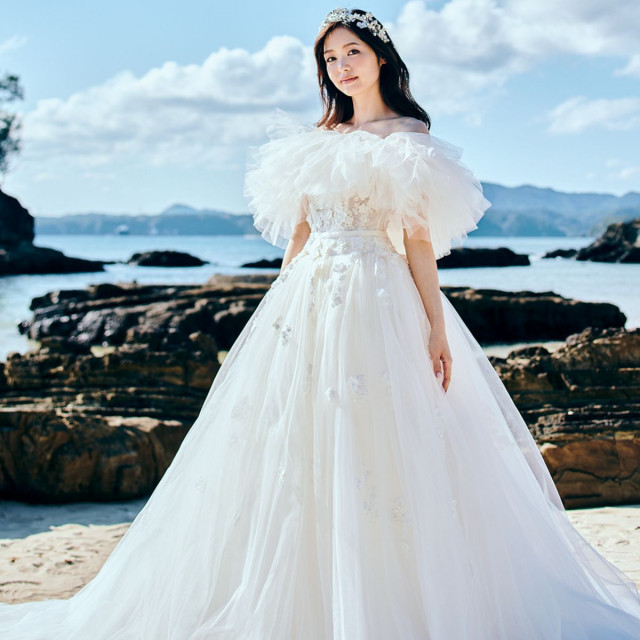 ウェディングドレス・衣装｜アイネス ヴィラノッツェ 宮古島