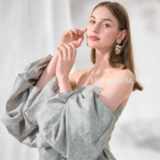 精彩を放つ衣裳で高揚感あふれる一日を