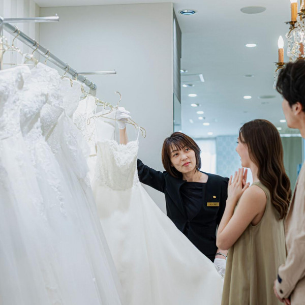 ドレススタイリストがいるから安心の衣装選び