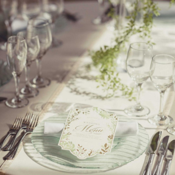 プライベートガーデンや大きな窓が彩るデザインの異なる2つの会場で、特別な時間を。