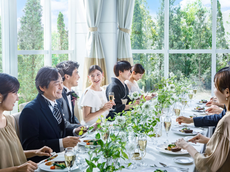 ご親族や親しいご友人を招いて、アットホームなウェディング♪