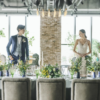 木の温もりと緑の彩りが広がる、心地よいナチュラルパーティを