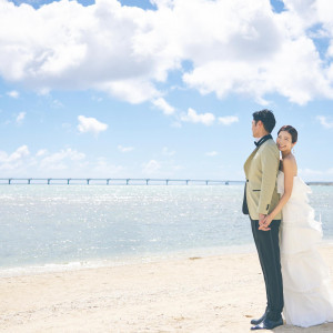 ホテルから徒歩にてビーチ撮影ポイントに移動可能|瀬長島ホテルウエディングの写真(55976298)