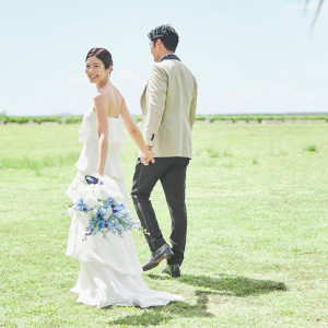 タイミングが合えば飛行機との撮影も可能♪|瀬長島ホテルウエディングの写真(55976249)