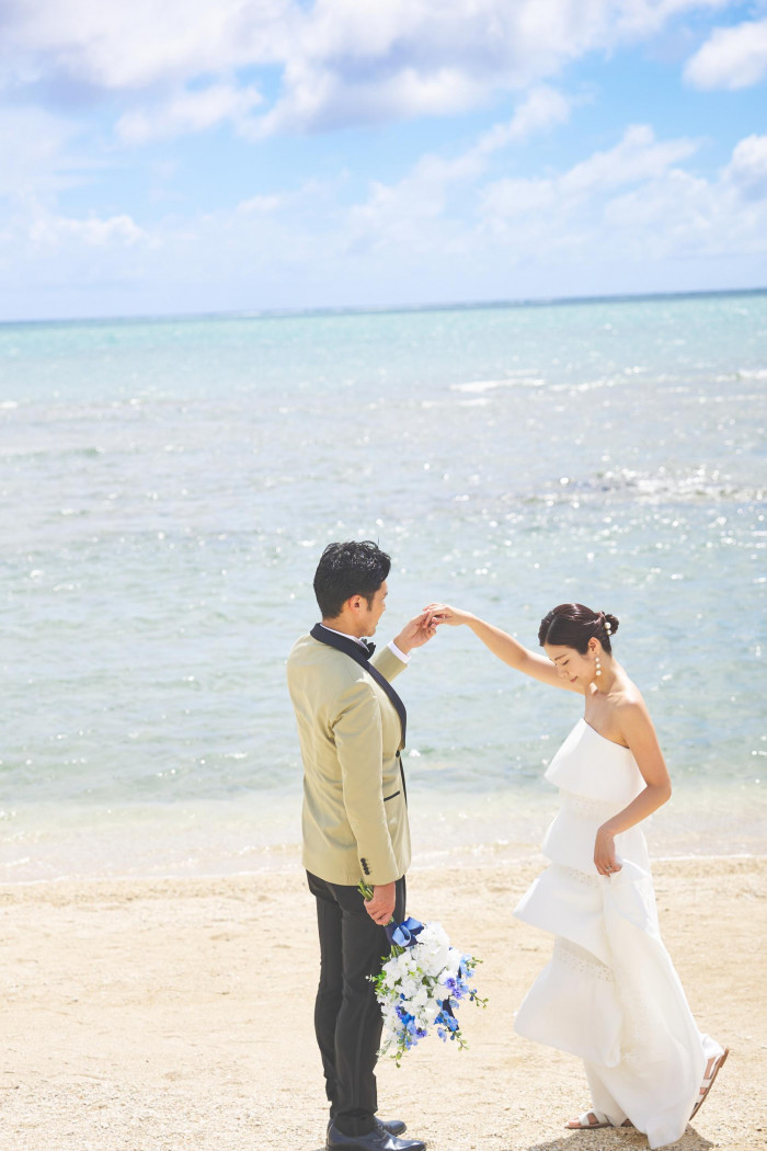 瀬長島ウエディングの為に特別デザインした特別な一着