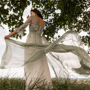 自分らしい装いに、 自信と美しさを宿して