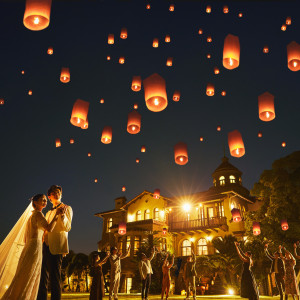 空の色の移り変わりを愉しむナイトパーティ。キャンドルを灯してこの時だけの特別感を|HOMAM 旧マッケンジー邸（国登録有形文化財）の写真(53658694)