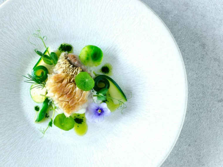 目でも楽しめる美食の数々が、 ふたりの祝宴を華やかに彩る