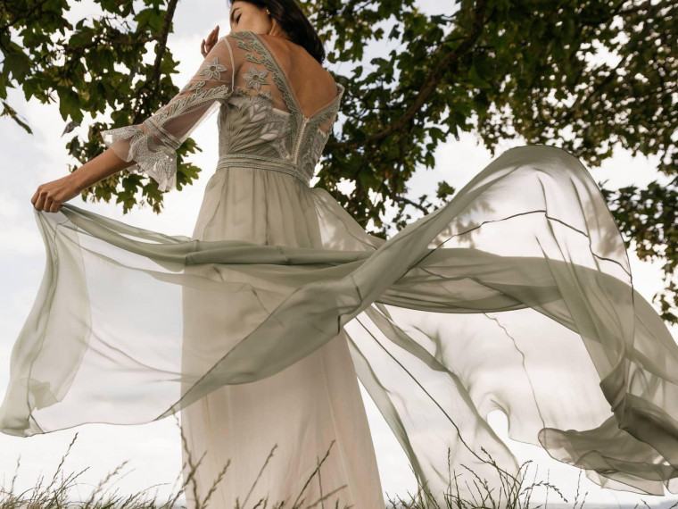 自分らしい装いに、 自信と美しさを宿して