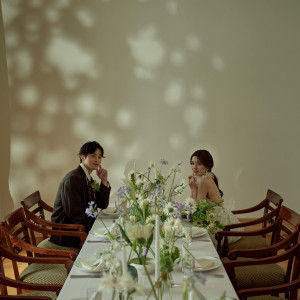向き合う視線が語るのは これまでとこれからのふたりの物語|NELU　高麗橋の写真(50020219)
