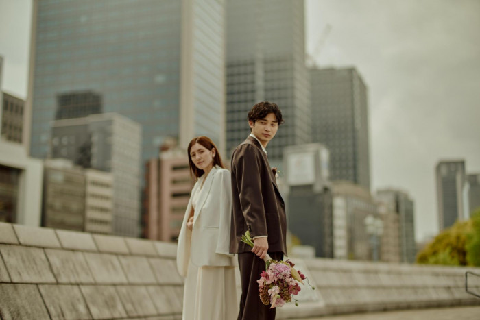 都会の風景と重なるふたりの時間