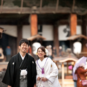 本堂前にて幸せのショットは宝物に|善光寺 大勧進の写真(47300833)