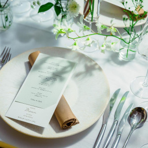 こだわったコーディネートと合わせ、公園の木々を眺めながら食事ができるよう、隅々まで趣向を凝らしました。|日比谷パレスの写真(56698069)