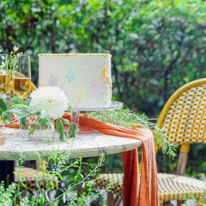 こだわったコーディネートと合わせ、公園の木々を眺めながら食事ができるよう、隅々まで趣向を凝らしました。|日比谷パレスの写真(56698070)