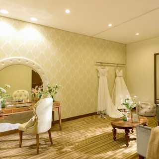 Bride’s Room / ​ブライズルーム