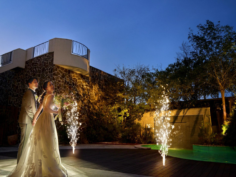 ナイトウエディングも楽しめる！