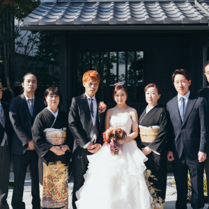 お父様のモーニング・お母様の留袖、着付けやヘアセット・メイクもおまかせ下さい。弊社で準備ございます。|シャトレーゼホテル 談露館（オズブライダル）の写真(56330396)