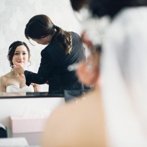 衣装と同じくらい大事なヘアメイクもしっかりとお好みに寄り添ったご提案をいたします！|シャトレーゼホテル 談露館（オズブライダル）の写真(49651027)