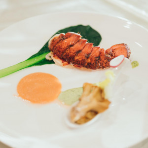 オマール海老のチエド スペイン風・ポルチーニ茸とオーガニックオートミールのリゾット添え|シャトレーゼホテル 談露館（オズブライダル）の写真(56329637)