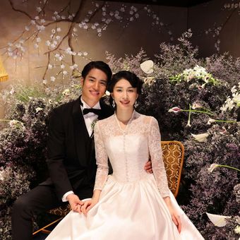 三河屋本店専用にデザインしたオリジナルドレスから、海外メゾンのドレスまでご用意しています。