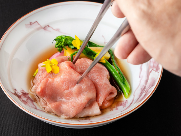 日本の婚礼市場初の「肉割烹」お肉が中心のフルコース