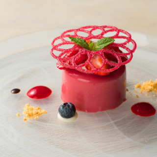 デザートを全般リニューアル。自然と笑顔になるような一皿。