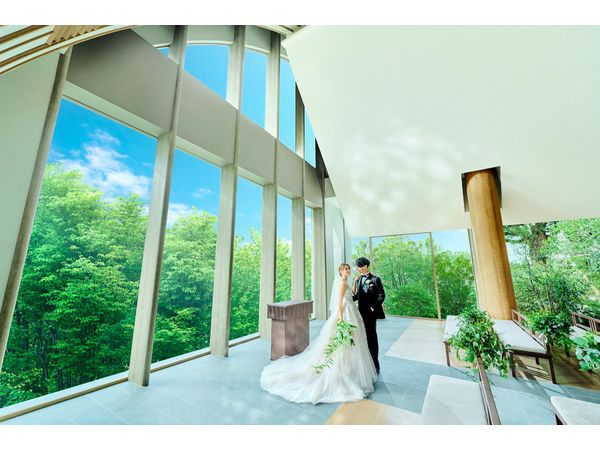 WeGreen RESORTの熊本大地の森をテーマとした庭園の中に立つ独立型の“大地の教会”の写真(3枚目)