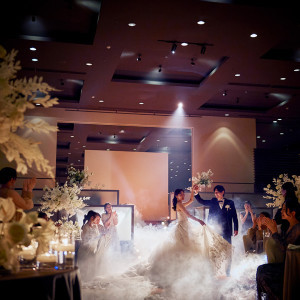 結婚式の特別な1日をゲストと一緒に楽しむ、体験型シアターをコンセプトにした会場〈ロウズ〉|WeGreen RESORTの写真(49413808)