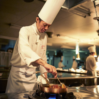 フランス料理の技術をベースに日本の風土や食材に合わせてご提供