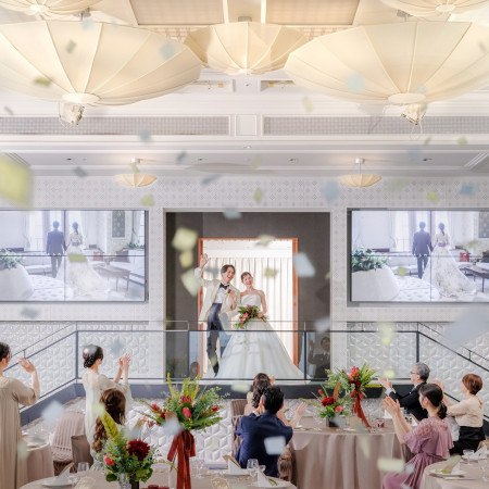 階段入場が出来る会場&高画質4Kテレビモニター付き【ベルヴェデーレ】