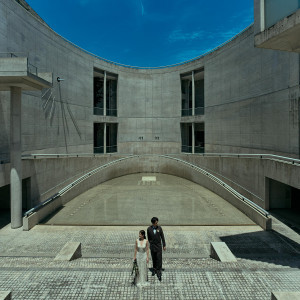 高さ17mの壁に囲まれた「楕円フォーラム」。外部からの視線が遮断されたプライベート空間で、幻想的な世界観に浸れます|グランドニッコー淡路の写真(56002627)