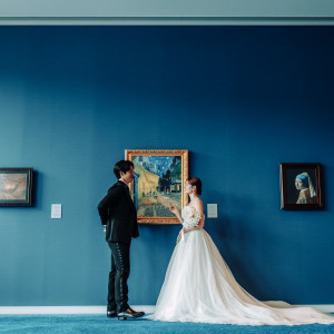 絵画の世界に迷い込んだような一枚。花嫁の白ドレスが際立つ美しい瞬間。|グランドニッコー淡路の写真(53205766)