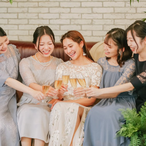 ゲストとの距離が近いのも少人数ならではの魅力です♡|TSUMUGU HOUSE FOREST WEDDINGの写真(53007669)