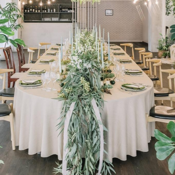 テーブルを囲んで両家の交流を深めましょう