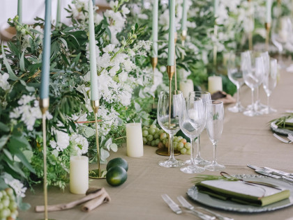 ありがとうを
近くで伝えられる
少人数での結婚式