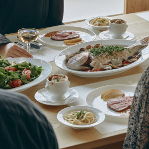 料理はシェアするスタイルで自然と会話が弾みます。|MAYA DRIVEの写真(50260046)