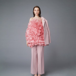幸せな“感情”が永遠に続くことを願い、花嫁のみなさまの美しさを引き⽴てる運命の1着を、愛を込めてお届けします。|東京エディション虎ノ門の写真(54555325)