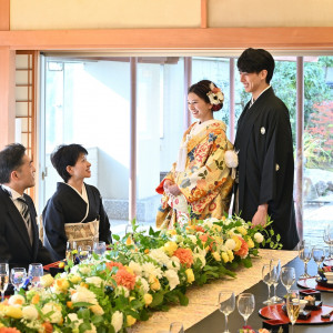 日本庭園を望むお部屋で、ご家族と大切な時間を。四季を感じることのできる日本庭園付き。|アートホテル上越の写真(51640410)