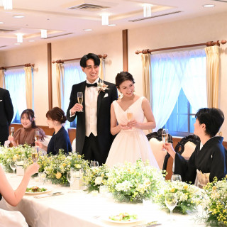 自然光が差し込む開放的な空間で、心温まるひとときを。