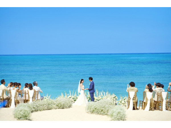 青と光のセレモニー 〜読谷ブルーに誓うビーチウェディング〜